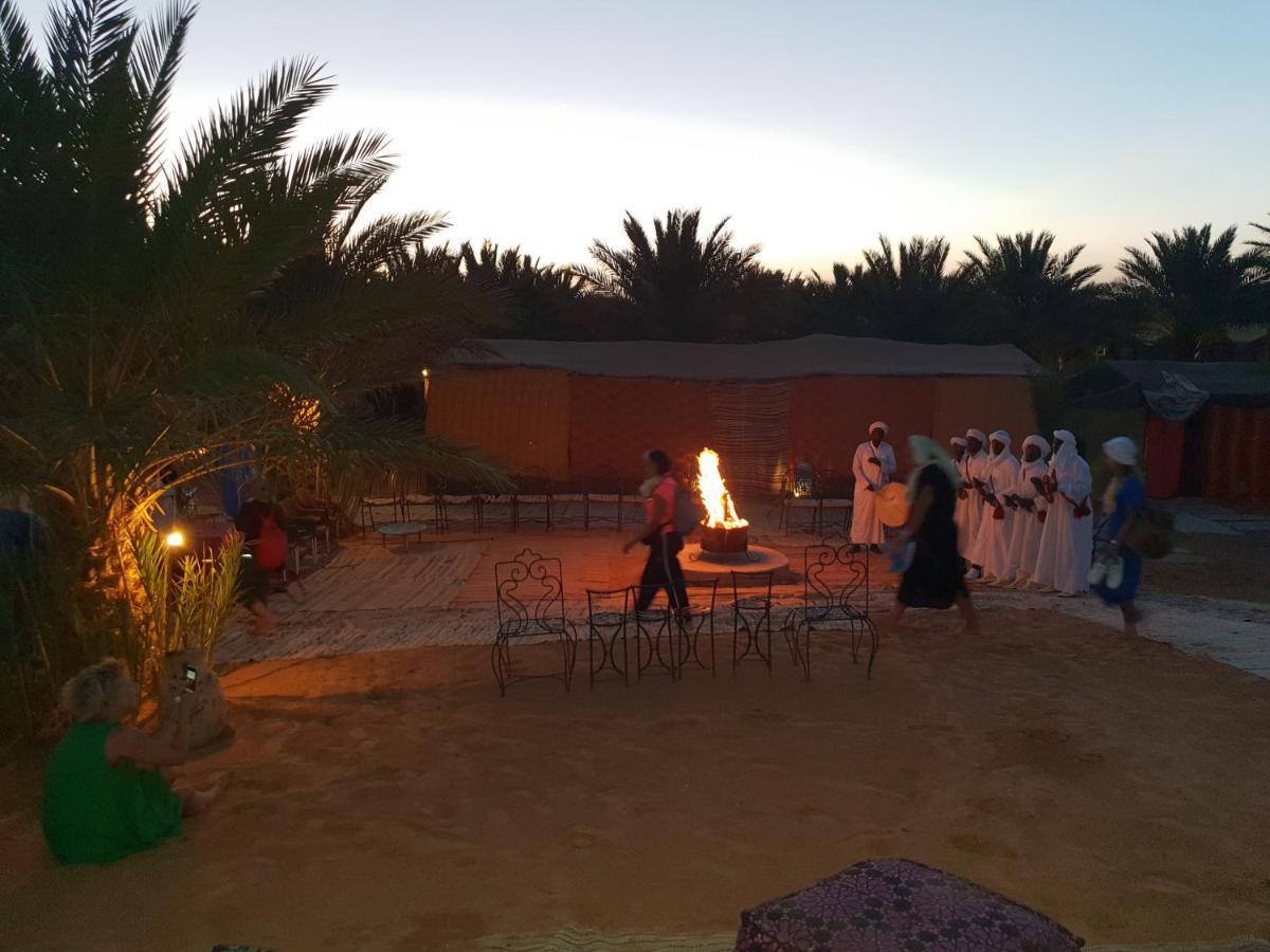 Auberge Sahara Garden Lac Yasmins Exteriör bild