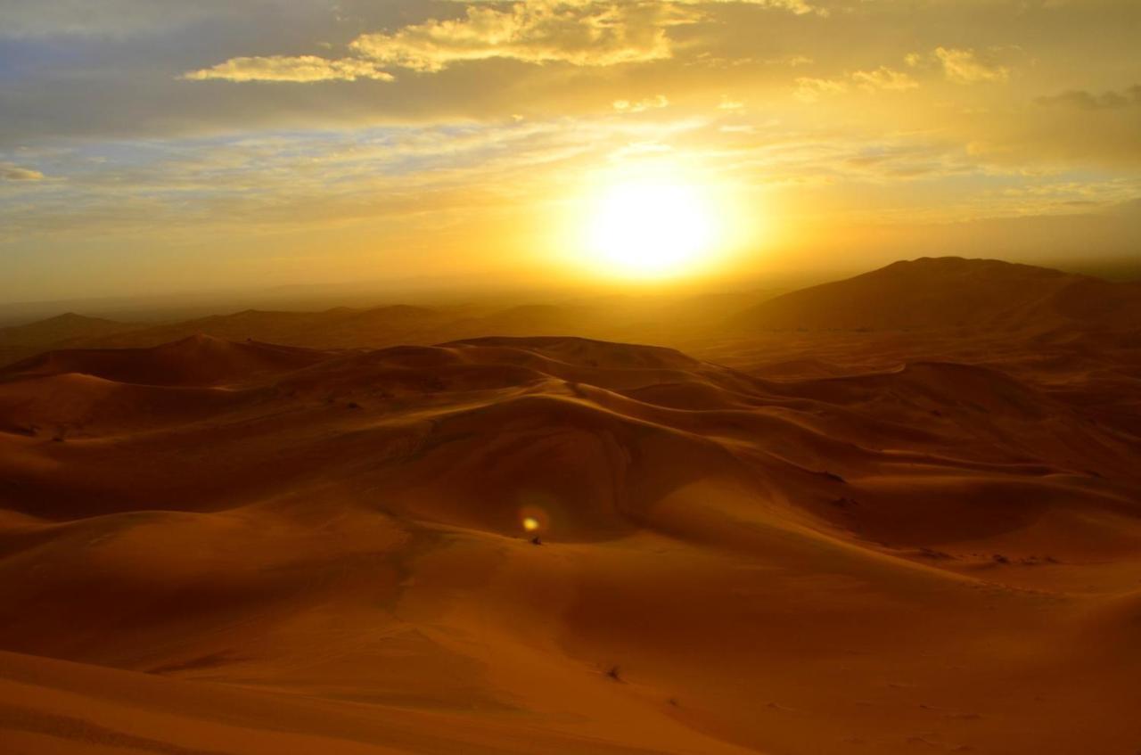 Auberge Sahara Garden Lac Yasmins Exteriör bild